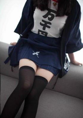 年轻的岳中文字幕