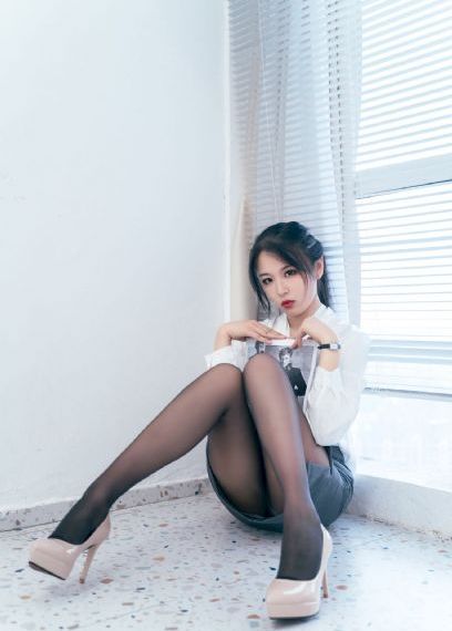 裙子底下是野兽