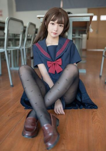扒掉乳罩虐胸打胸吸奶动漫
