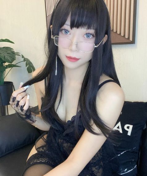 动漫美女操