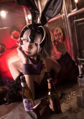 诱人的女老板4中文字幕