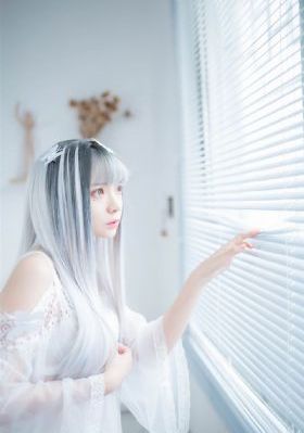 她在她老公面前被耍了