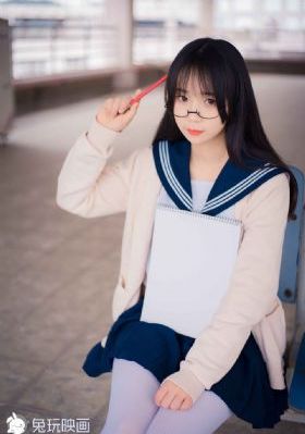 不扣纽扣的女孩
