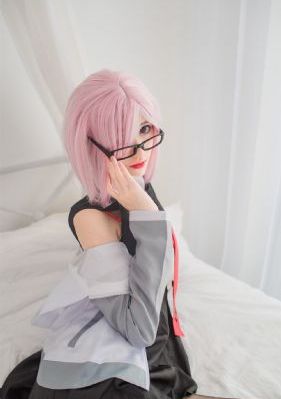 路边摊李采潭